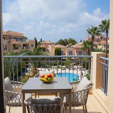 Resitour - Limnaria Gardens Apartments Paphos Exterior photo